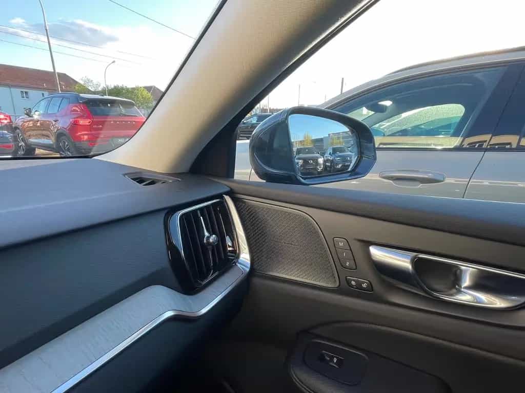 Volvo V60 B4D Inscription Aut. FahrerAss H&K Sound Cam 03/2021-photo-15