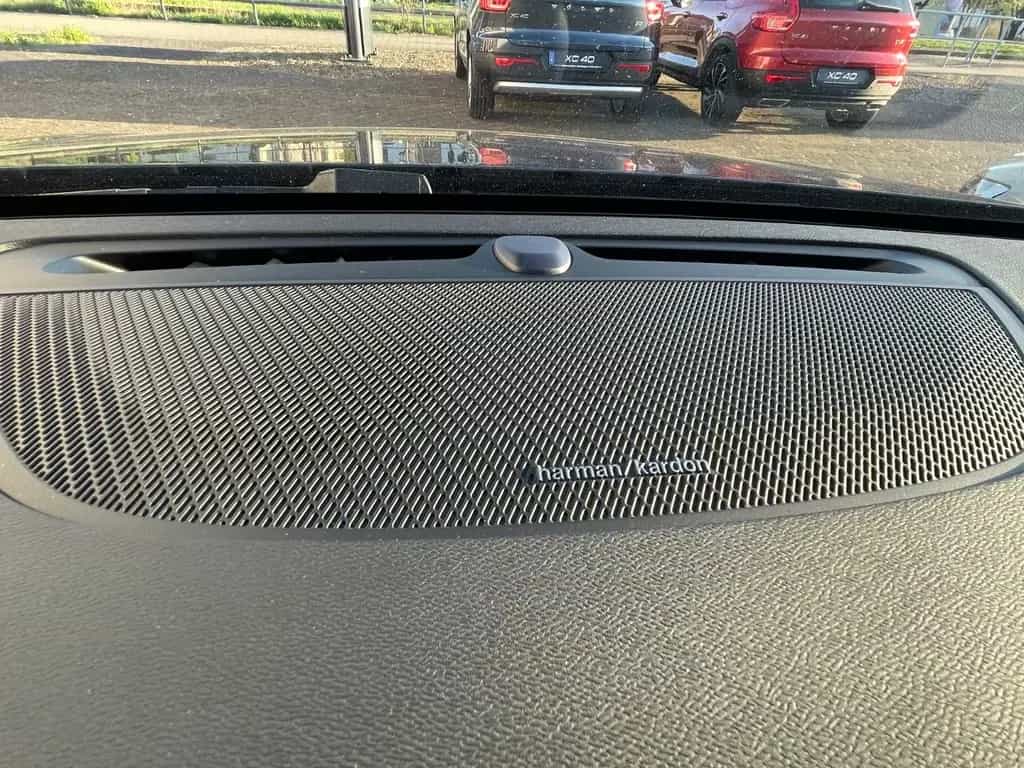 Volvo V60 B4D Inscription Aut. FahrerAss H&K Sound Cam 03/2021-photo-16