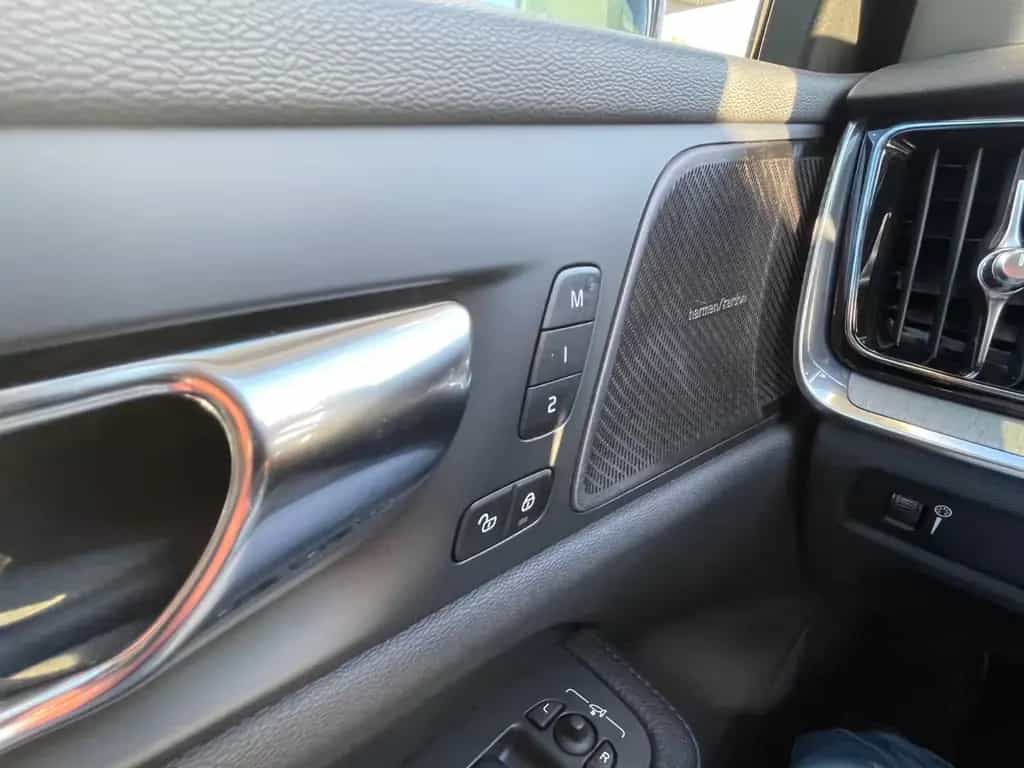 Volvo V60 B4D Inscription Aut. FahrerAss H&K Sound Cam 03/2021-photo-17