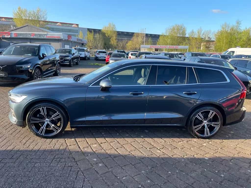 Volvo V60 B4D Inscription Aut. FahrerAss H&K Sound Cam 03/2021-photo-3