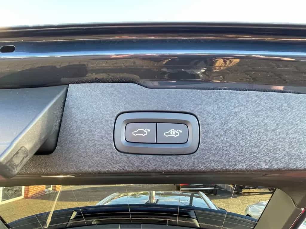 Volvo V60 B4D Inscription Aut. FahrerAss H&K Sound Cam 03/2021-photo-6