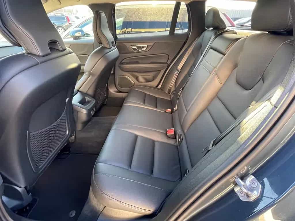 Volvo V60 B4D Inscription Aut. FahrerAss H&K Sound Cam 03/2021-photo-8