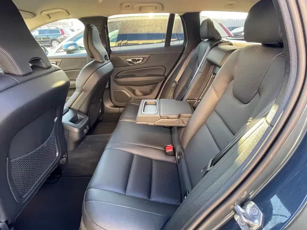 Volvo V60 B4D Inscription Aut. FahrerAss H&K Sound Cam 03/2021-photo-9
