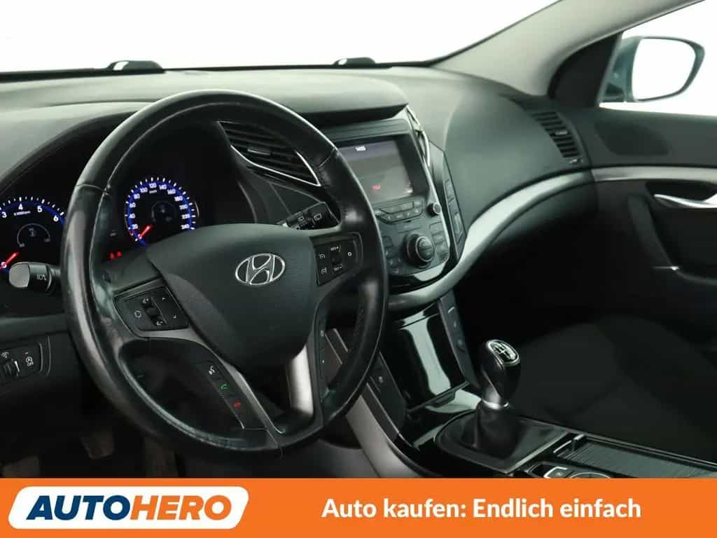 Hyundai i40 1.6 Trend Blue*NAVI*TEMPO*CAM*PDC*SHZ*KLIMA* 11/2018-photo-10