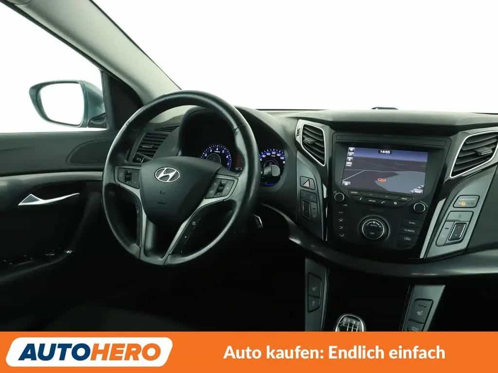 Hyundai i40 1.6 Trend Blue*NAVI*TEMPO*CAM*PDC*SHZ*KLIMA* 11/2018-photo-12