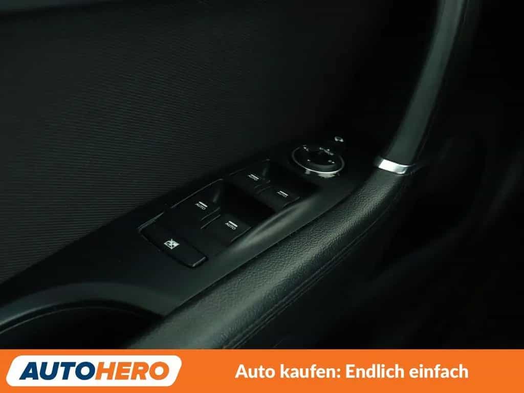 Hyundai i40 1.6 Trend Blue*NAVI*TEMPO*CAM*PDC*SHZ*KLIMA* 11/2018-photo-26