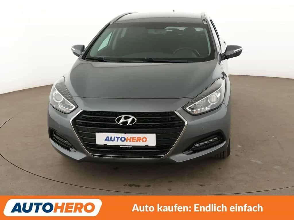 Hyundai i40 1.6 Trend Blue*NAVI*TEMPO*CAM*PDC*SHZ*KLIMA* 11/2018-photo-8