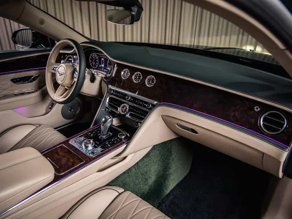 Bentley Flying Spur V8, Naim, Mulliner 02/2021-photo-13
