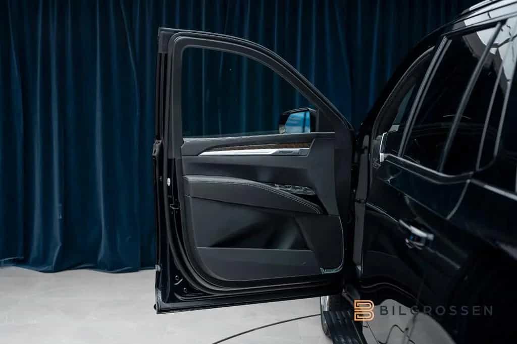 Cadillac Escalade Platinum Sport Exclusive Seats 24" MY26 null-photo-13