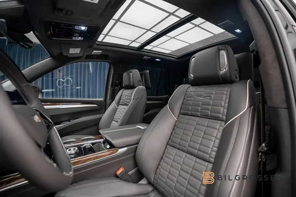 Cadillac Escalade Platinum Sport Exclusive Seats 24" MY26 null-photo-17
