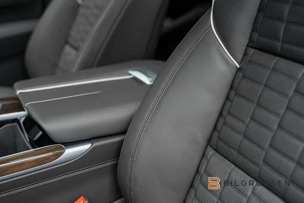 Cadillac Escalade Platinum Sport Exclusive Seats 24" MY26 null-photo-25