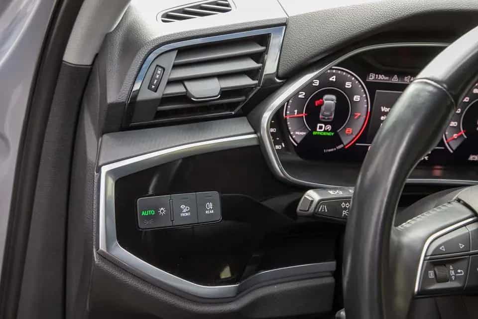 Audi Q3 40 TFSI Quattro S tronic Navi LED Klima SHZ RFK 09/2019-photo-9