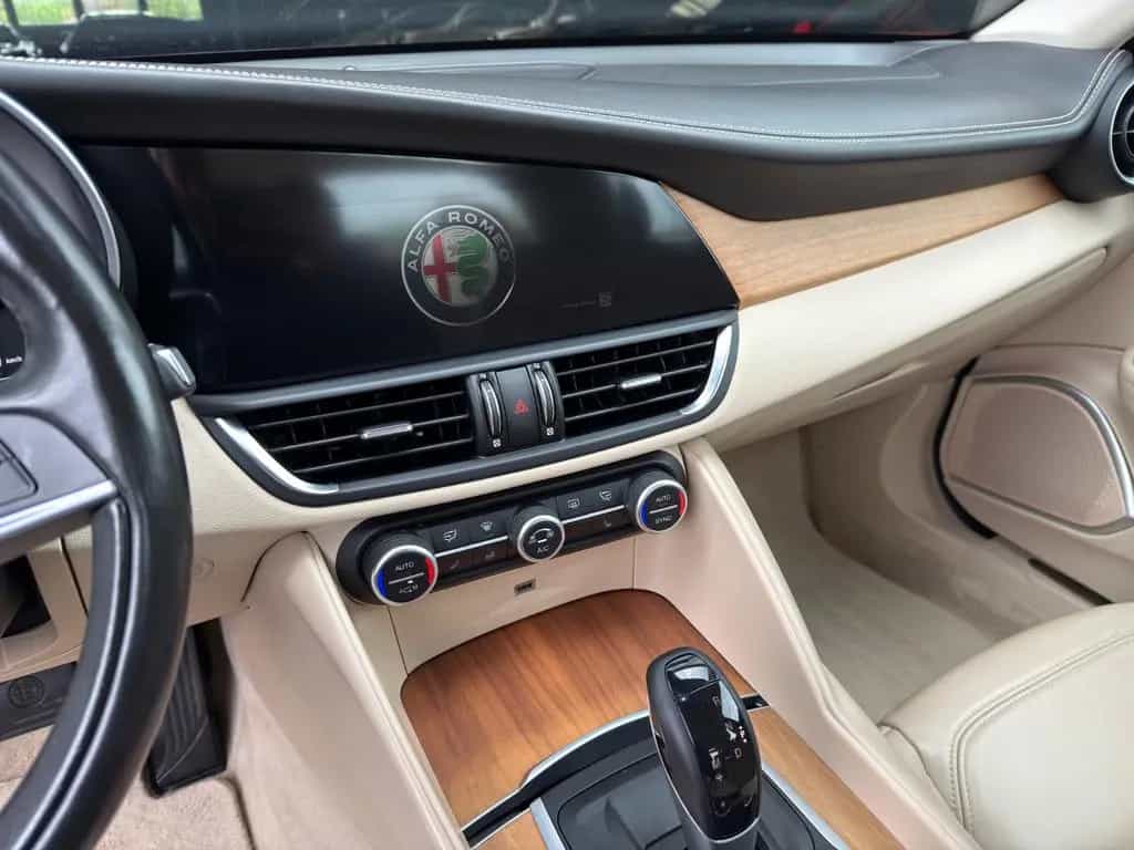 Alfa Romeo Giulia 2.2 JTDM LUSSO LEDER BEIGE/NAVI/AUTOMATIK 09/2018-photo-13