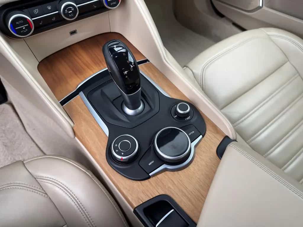Alfa Romeo Giulia 2.2 JTDM LUSSO LEDER BEIGE/NAVI/AUTOMATIK 09/2018-photo-14