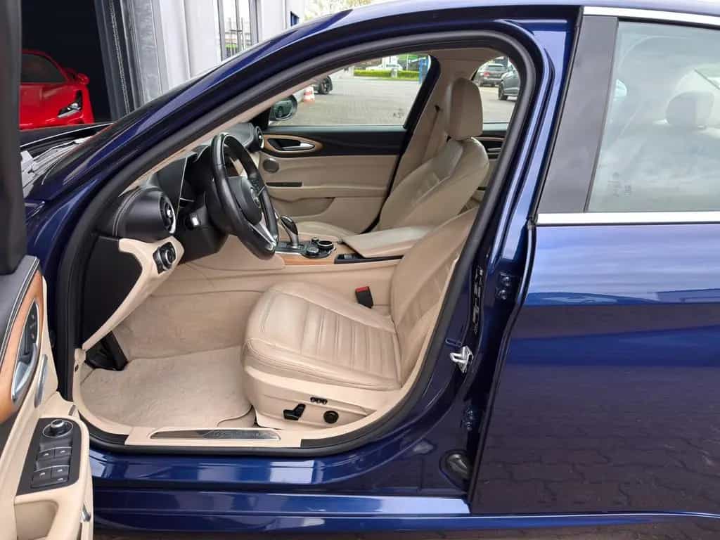 Alfa Romeo Giulia 2.2 JTDM LUSSO LEDER BEIGE/NAVI/AUTOMATIK 09/2018-photo-19