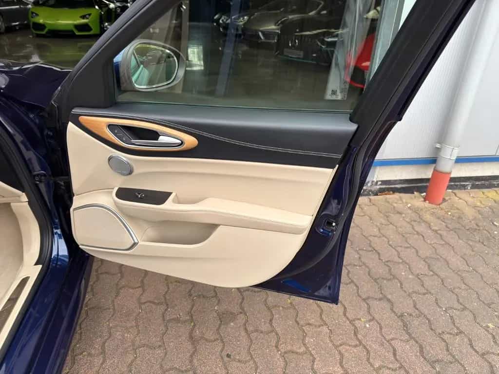 Alfa Romeo Giulia 2.2 JTDM LUSSO LEDER BEIGE/NAVI/AUTOMATIK 09/2018-photo-22