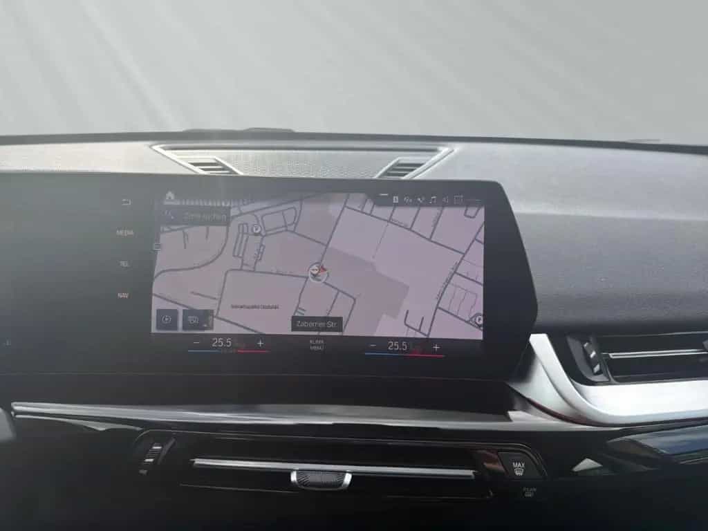 BMW X1 18d sDrive LED Parkassist. SHZ Komfortzugang 02/2023-photo-10
