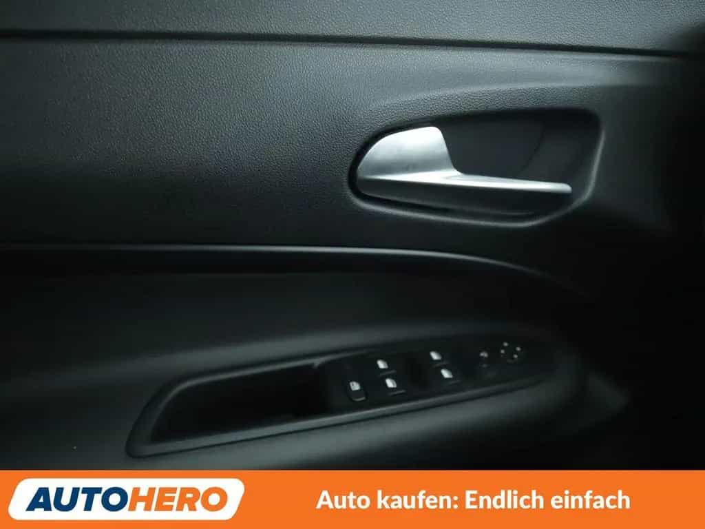Alfa Romeo Junior 1.2 VGT Speciale Aut.*NAVI*LED*ACC*SPUR* 05/2025-photo-21