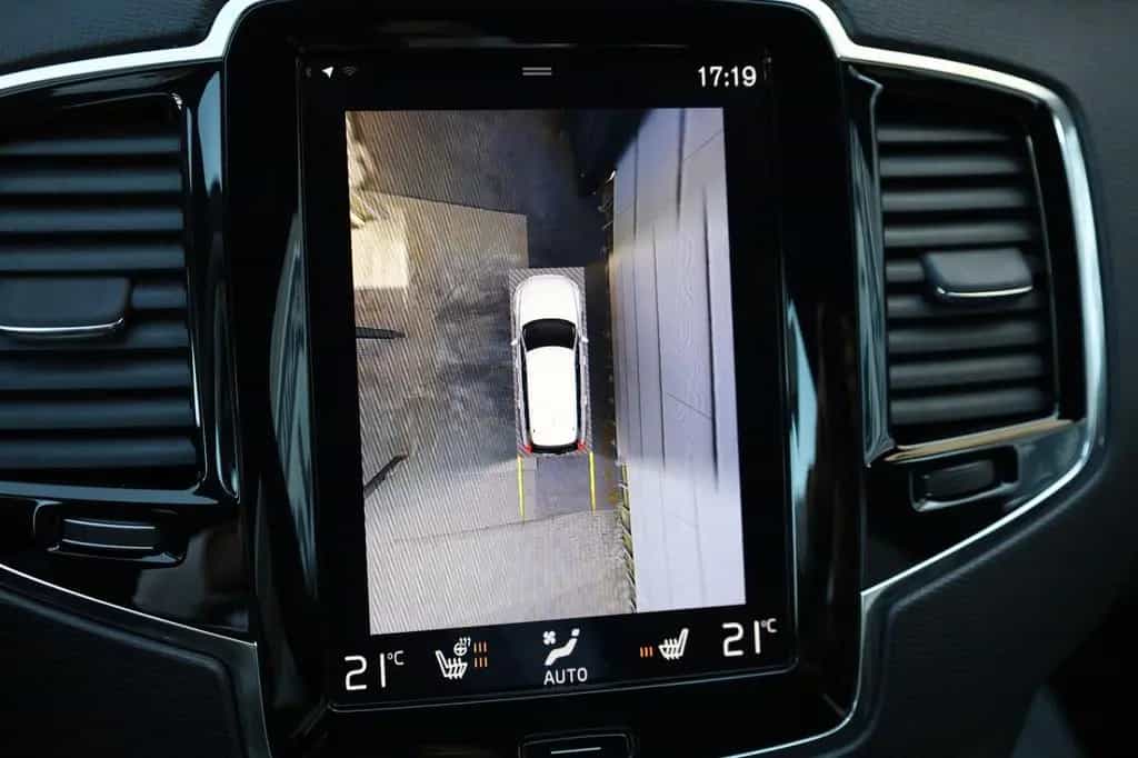 Volvo XC90 R Design AWD 7 Sitzer,Leder,Navi,360°,AHK 12/2017-photo-16