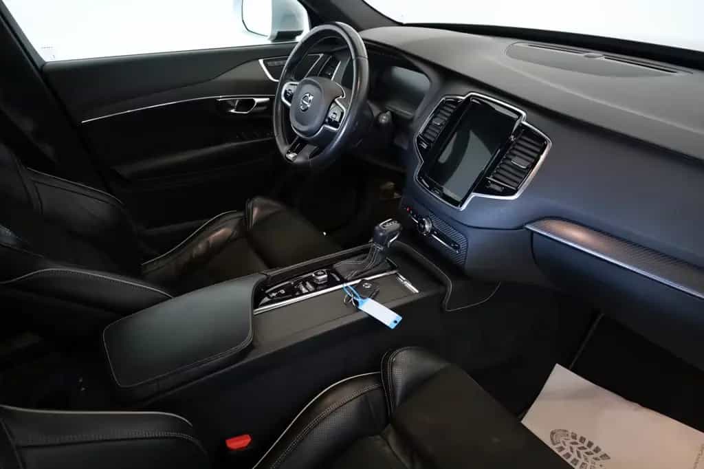 Volvo XC90 R Design AWD 7 Sitzer,Leder,Navi,360°,AHK 12/2017-photo-2