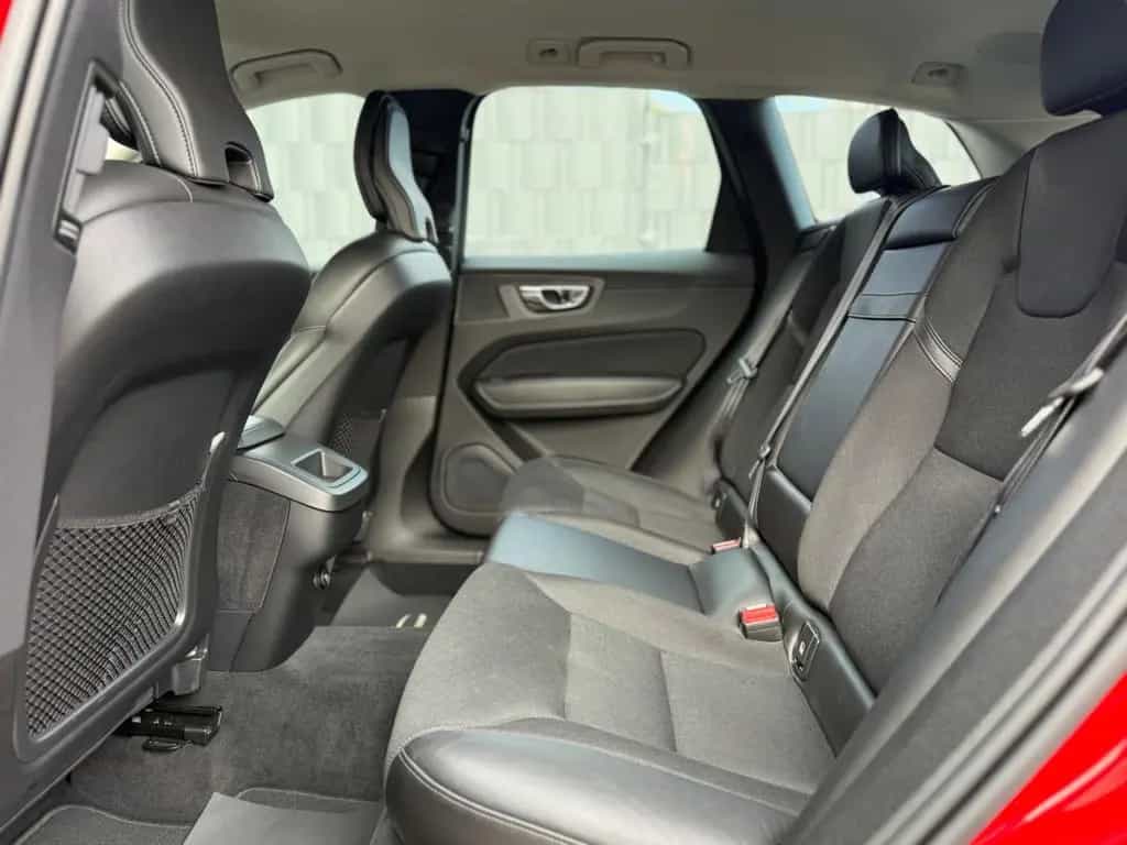 Volvo XC60 XC 60 D4 Momentum*Automatik*HUD*1.Hand*AHK*Leder 03/2019-photo-10