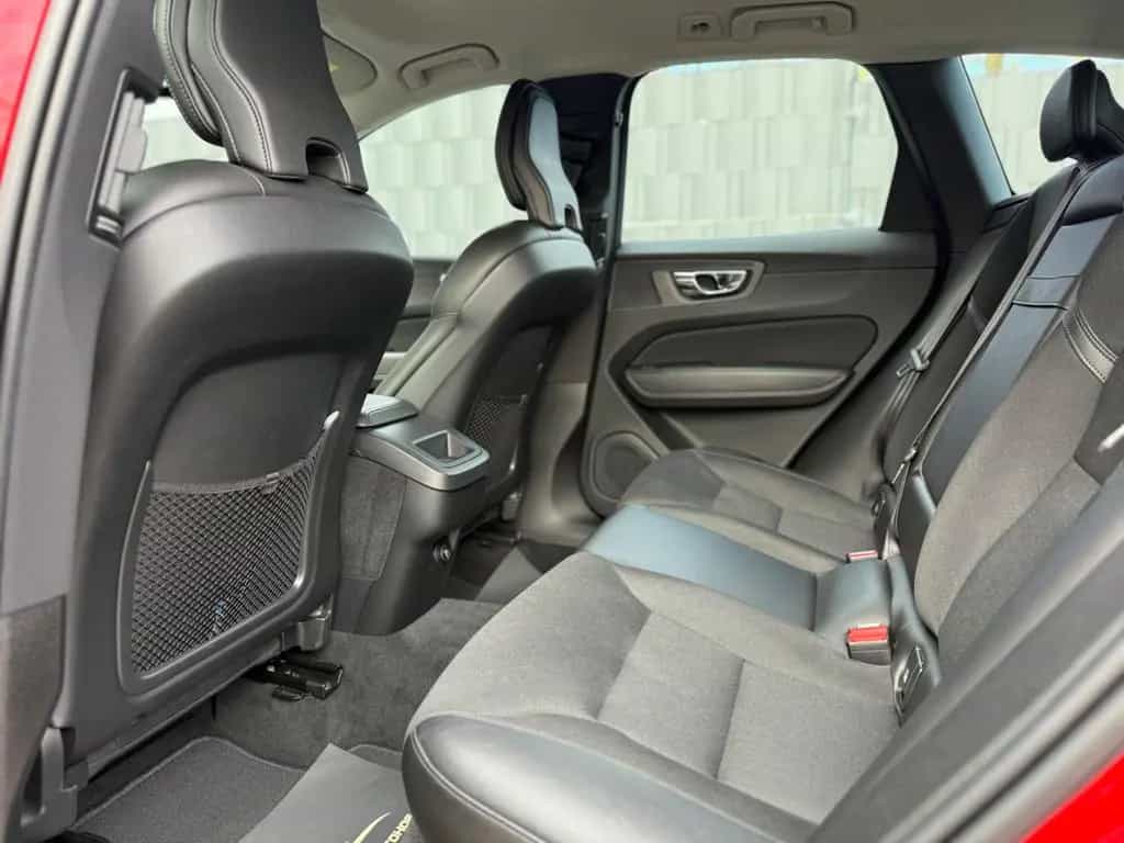 Volvo XC60 XC 60 D4 Momentum*Automatik*HUD*1.Hand*AHK*Leder 03/2019-photo-11