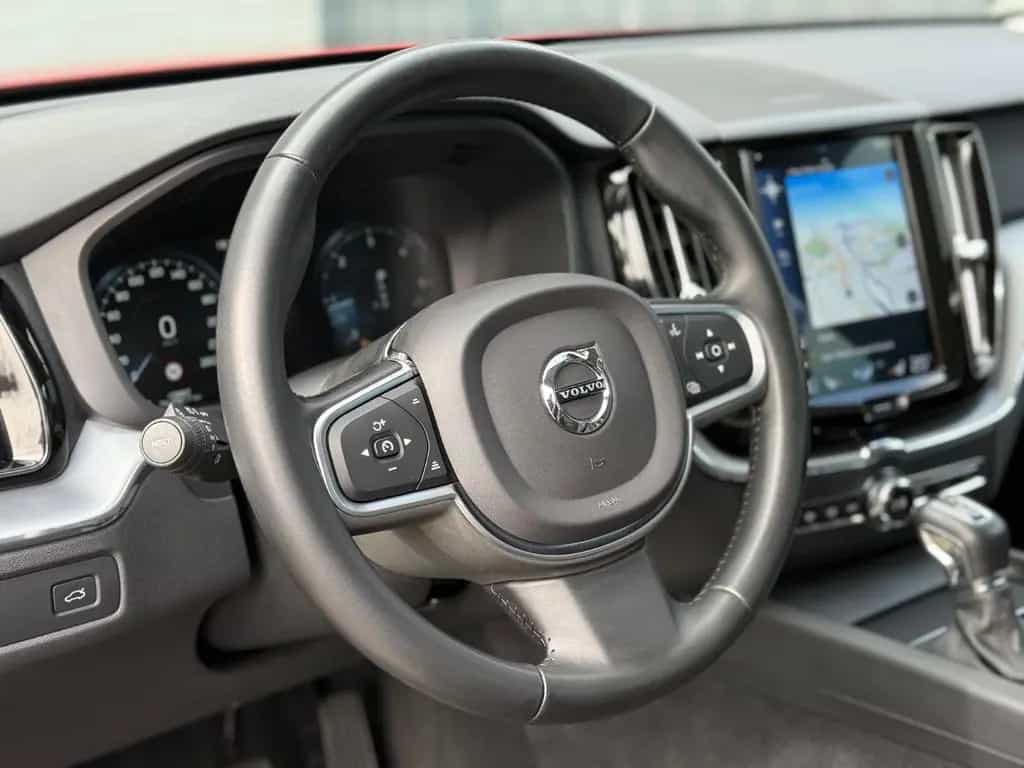 Volvo XC60 XC 60 D4 Momentum*Automatik*HUD*1.Hand*AHK*Leder 03/2019-photo-14
