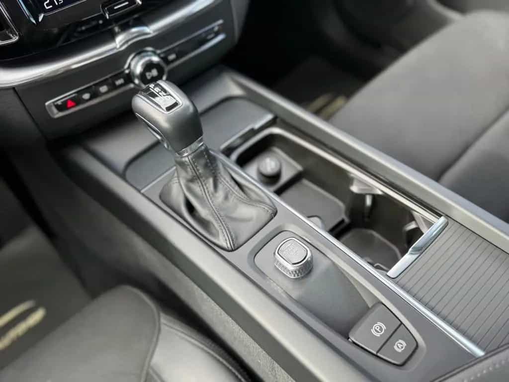 Volvo XC60 XC 60 D4 Momentum*Automatik*HUD*1.Hand*AHK*Leder 03/2019-photo-15