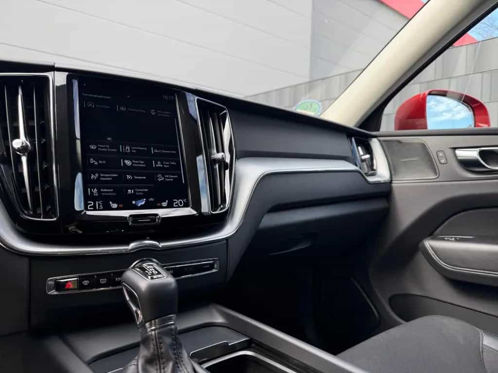 Volvo XC60 XC 60 D4 Momentum*Automatik*HUD*1.Hand*AHK*Leder 03/2019-photo-18
