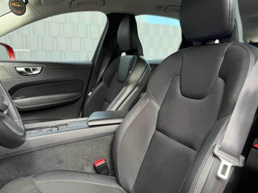 Volvo XC60 XC 60 D4 Momentum*Automatik*HUD*1.Hand*AHK*Leder 03/2019-photo-8