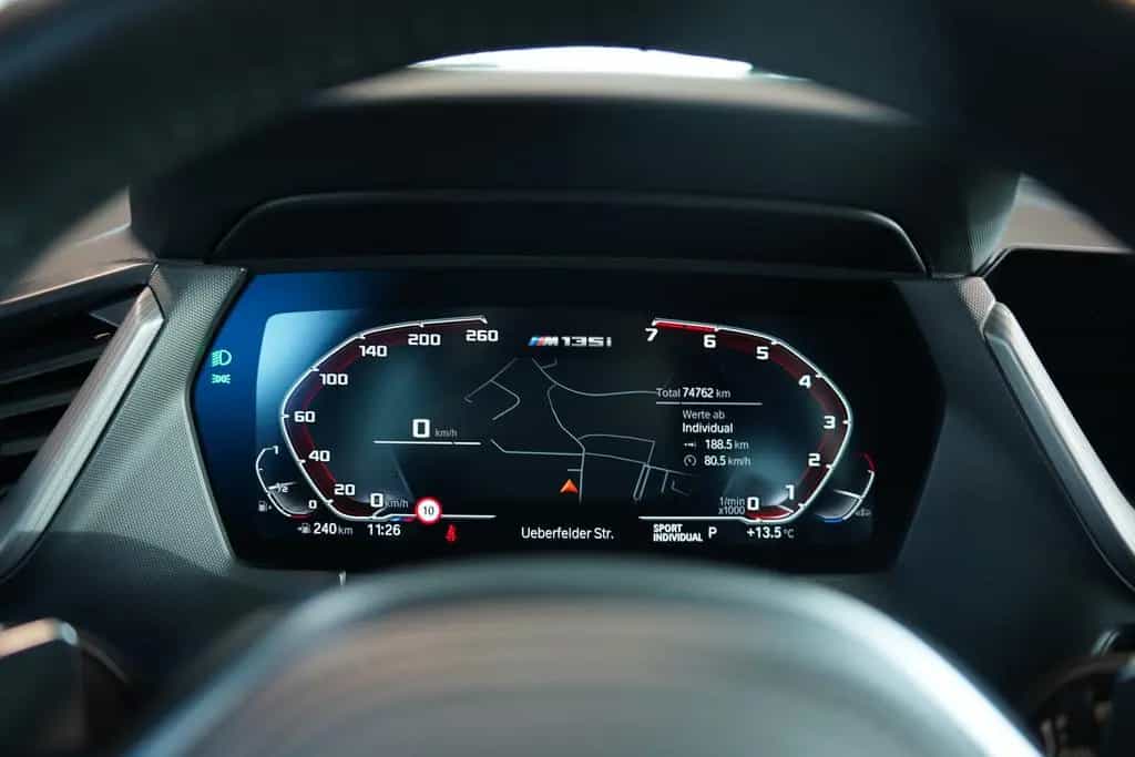 BMW M135 xDrive *2.Hand *Schale *H&K *PDC *H-UP 04/2020-photo-34