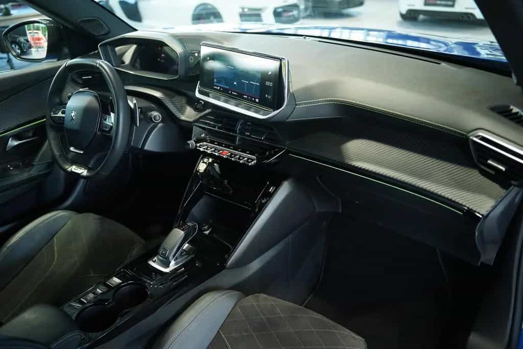 Peugeot 2008 GT *18 Zoll *ACC *Digital *Kamera 08/2020-photo-17