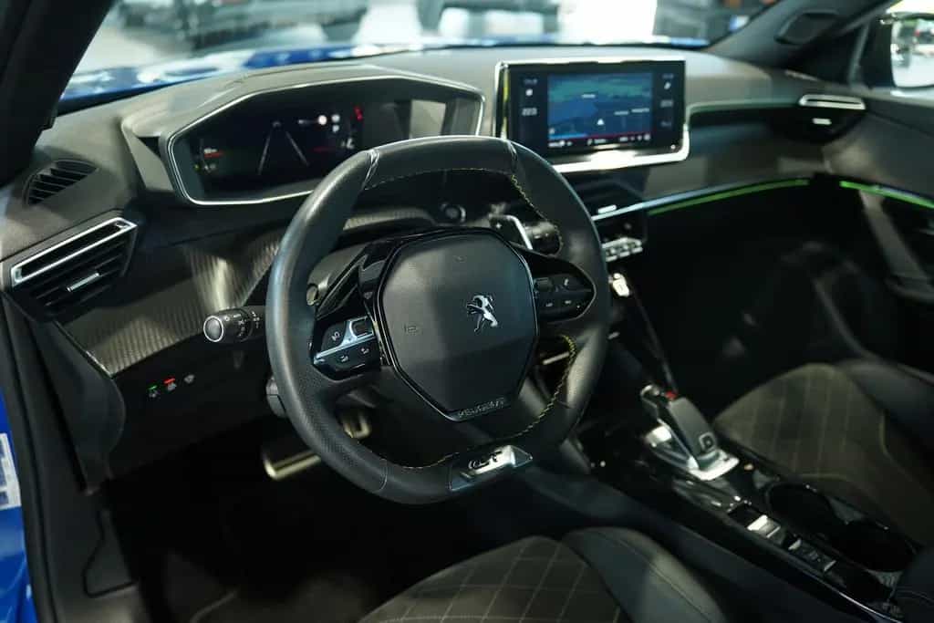 Peugeot 2008 GT *18 Zoll *ACC *Digital *Kamera 08/2020-photo-24