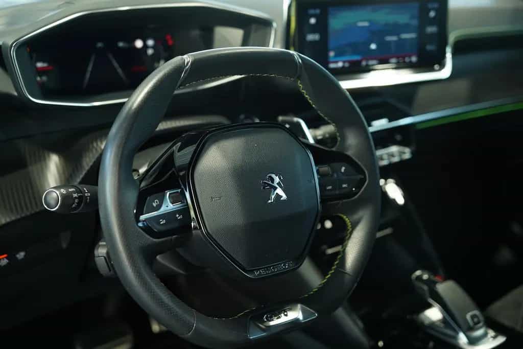 Peugeot 2008 GT *18 Zoll *ACC *Digital *Kamera 08/2020-photo-25