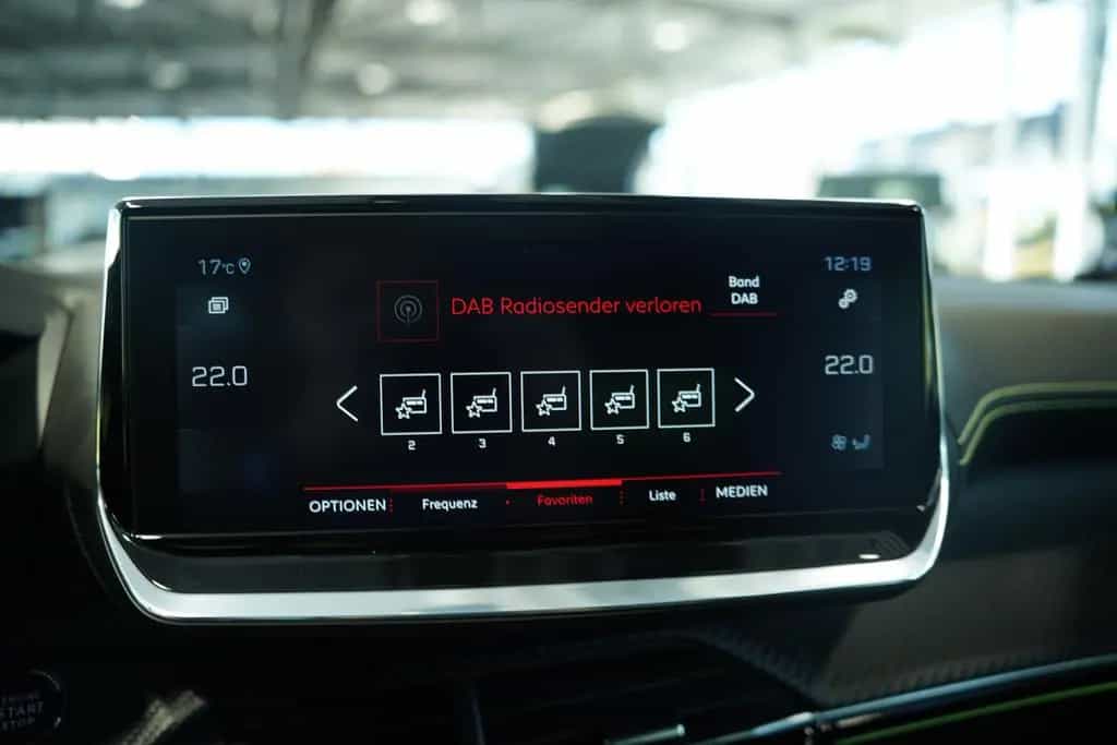 Peugeot 2008 GT *18 Zoll *ACC *Digital *Kamera 08/2020-photo-35