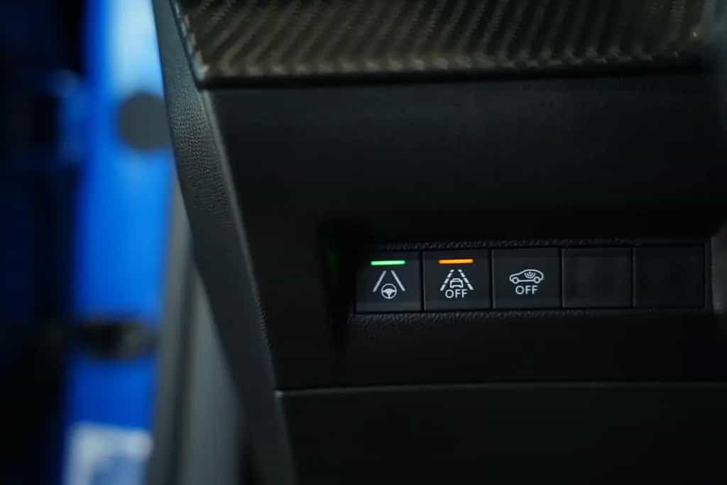 Peugeot 2008 GT *18 Zoll *ACC *Digital *Kamera 08/2020-photo-40