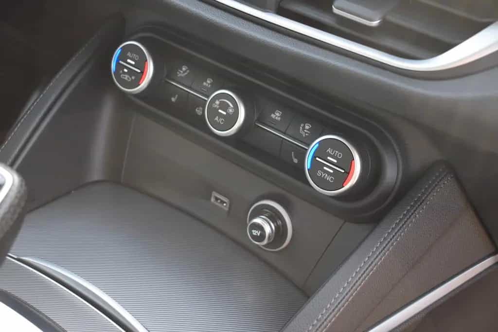 Alfa Romeo Stelvio Super Q4 Keyless Go AHK 05/2021-photo-21