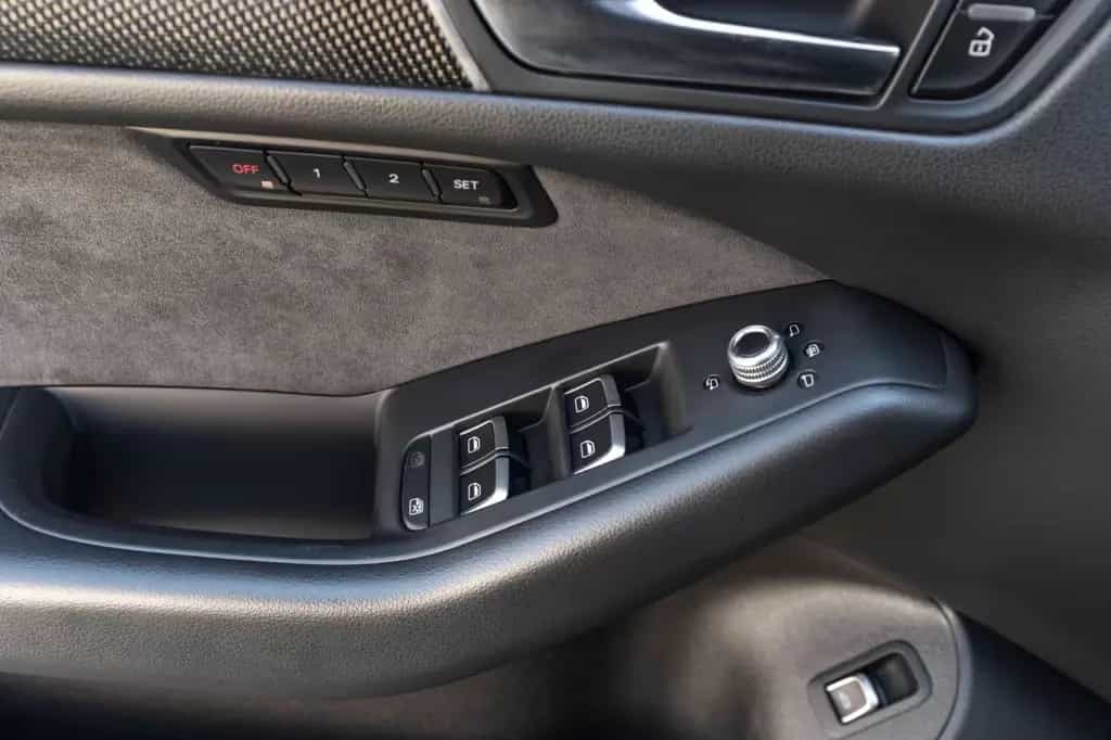 Audi SQ5 3.0TFSI QUATTRO B&O BIXENON KAM NAV ALC PANO 04/2015-photo-22
