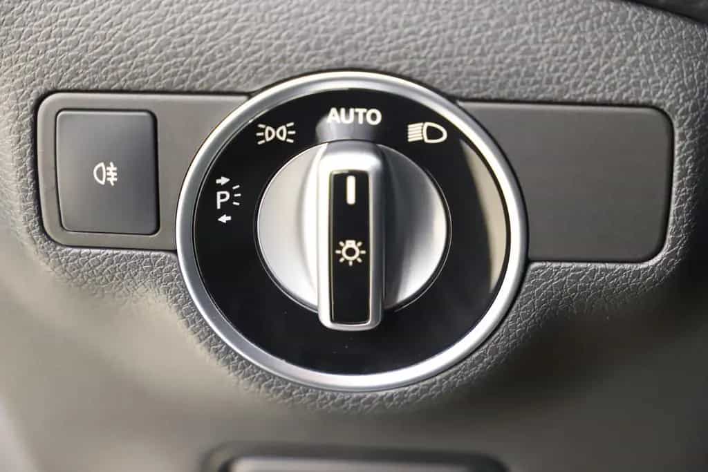 Mercedes-Benz A 180 122PS Automatik Style Navi PDC SHZ LED 06/2016-photo-22
