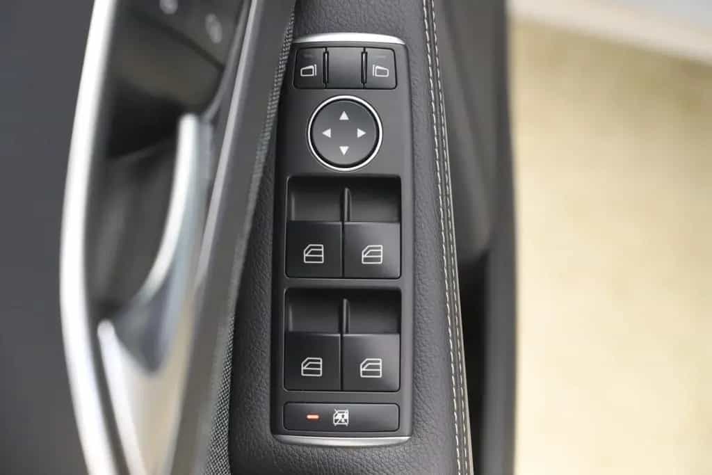 Mercedes-Benz A 180 122PS Automatik Style Navi PDC SHZ LED 06/2016-photo-27