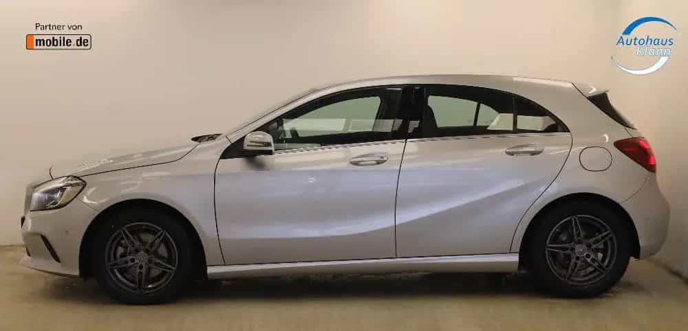 Mercedes-Benz A 180 122PS Automatik Style Navi PDC SHZ LED 06/2016-photo-3