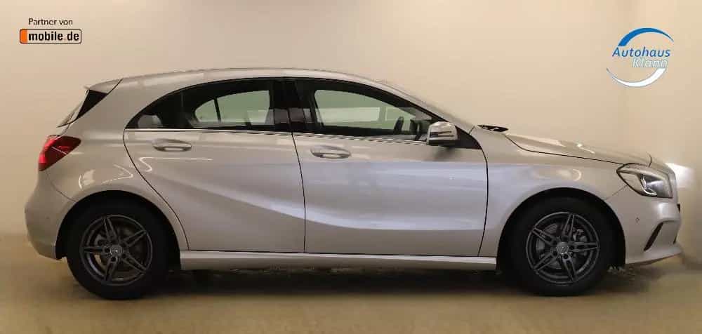 Mercedes-Benz A 180 122PS Automatik Style Navi PDC SHZ LED 06/2016-photo-4
