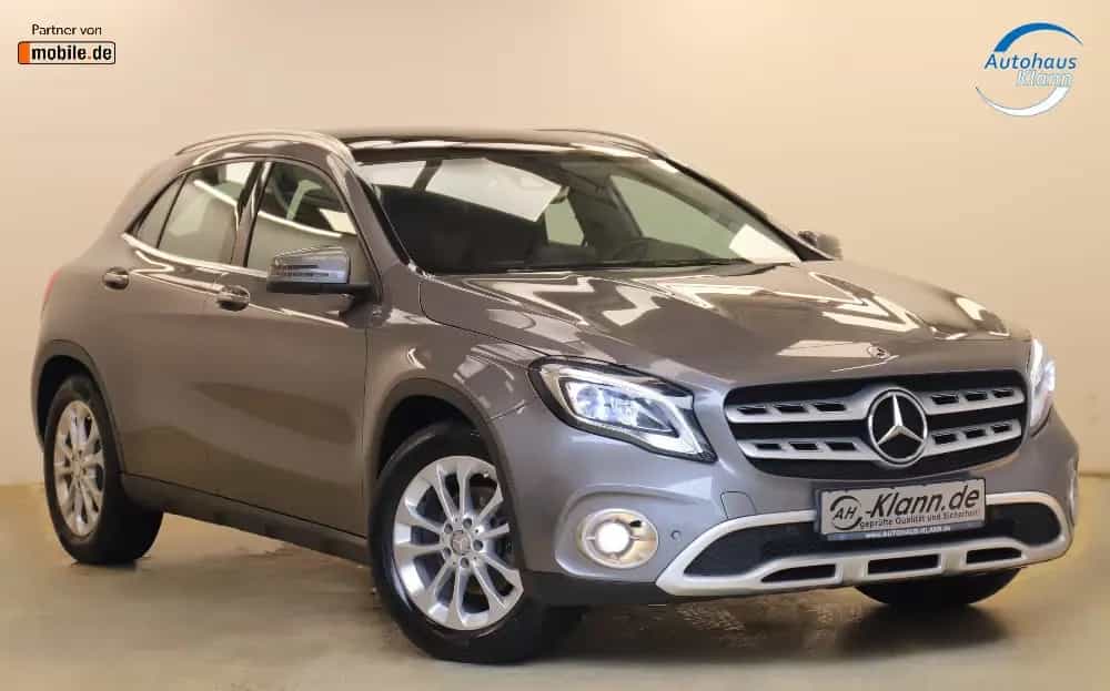 Mercedes-Benz GLA 200 156PS 7G Urban Standheizung Pano 1Hand 02/2018-photo-0