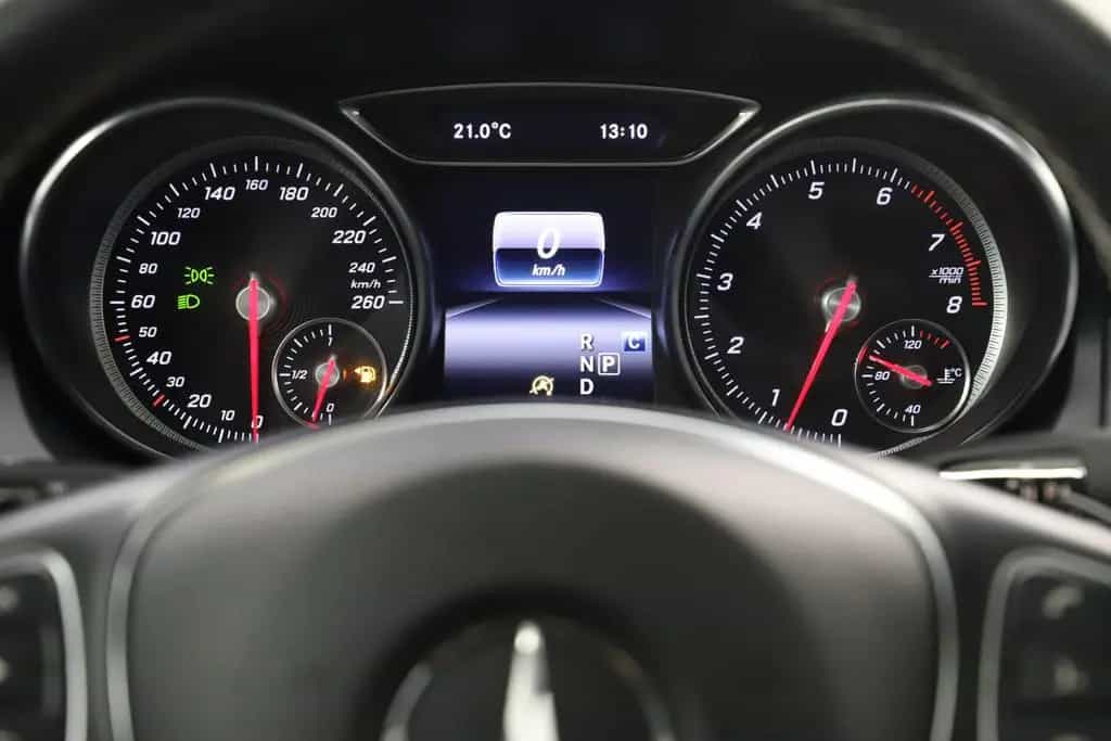 Mercedes-Benz GLA 200 156PS 7G Urban Standheizung Pano 1Hand 02/2018-photo-30