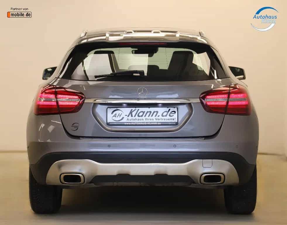 Mercedes-Benz GLA 200 156PS 7G Urban Standheizung Pano 1Hand 02/2018-photo-6