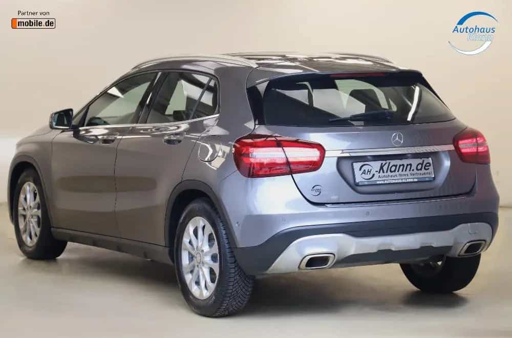 Mercedes-Benz GLA 200 156PS 7G Urban Standheizung Pano 1Hand 02/2018-photo-7