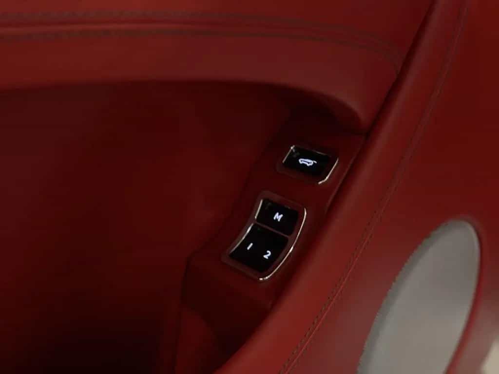 Bentley Bentayga 4.0 V8 AWD/LED/CARPLAY/360 01/2022-photo-12