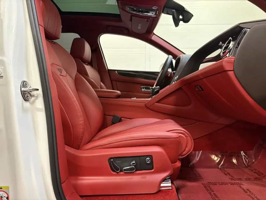 Bentley Bentayga 4.0 V8 AWD/LED/CARPLAY/360 01/2022-photo-16