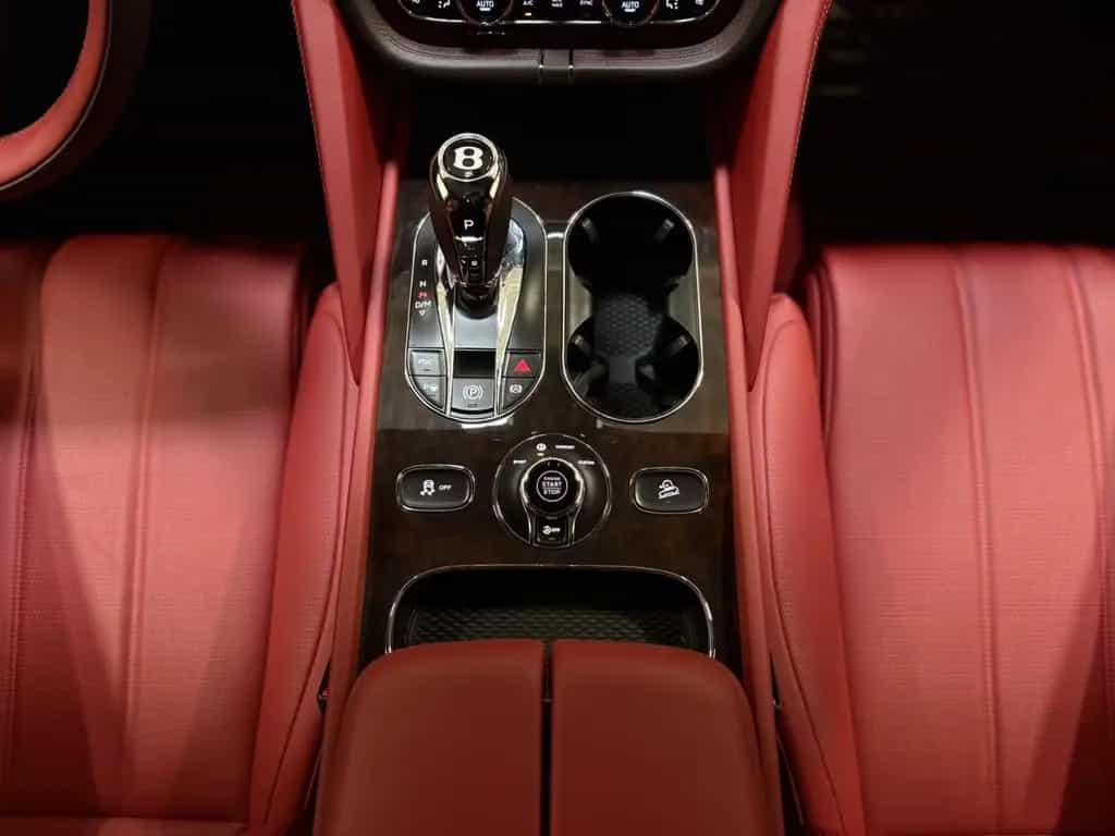Bentley Bentayga 4.0 V8 AWD/LED/CARPLAY/360 01/2022-photo-22