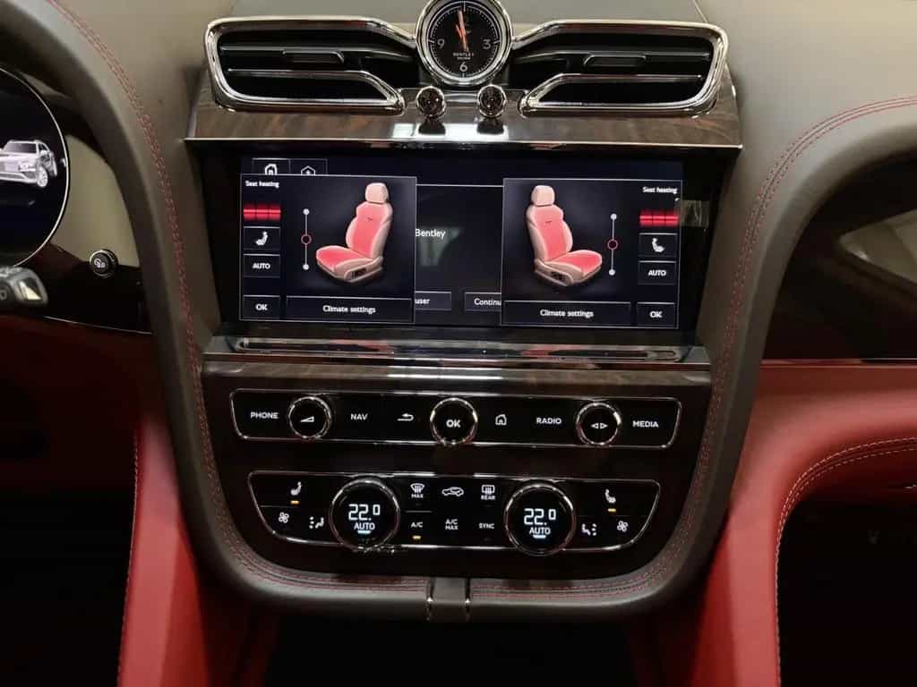 Bentley Bentayga 4.0 V8 AWD/LED/CARPLAY/360 01/2022-photo-23